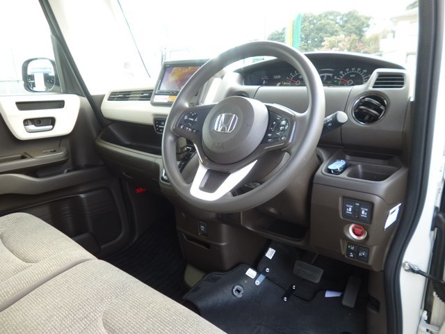 軽自動車 レンタカー N-BOX(8871)