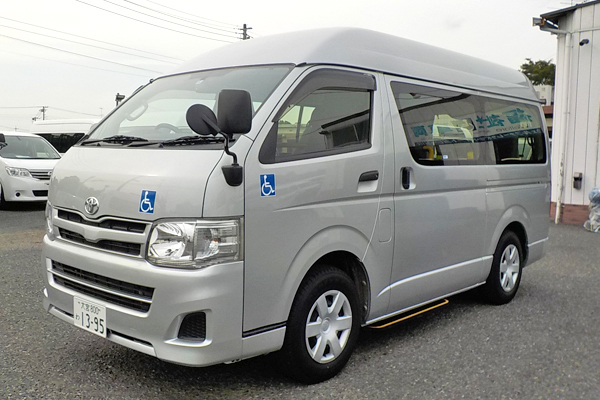 福祉車両　レンタカー　車椅子　リフト　ハイエース(1395)