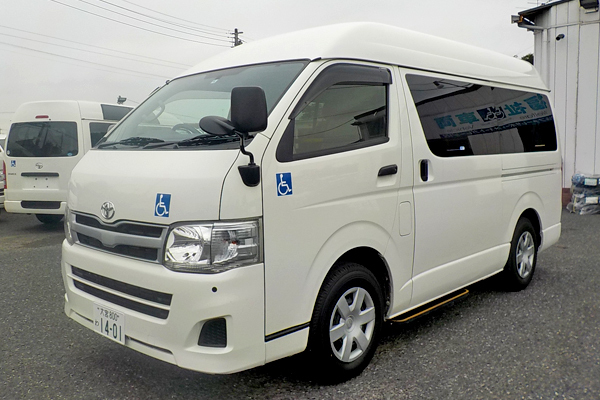 福祉車両　レンタカー　車椅子　リフト　ハイエース(1401)