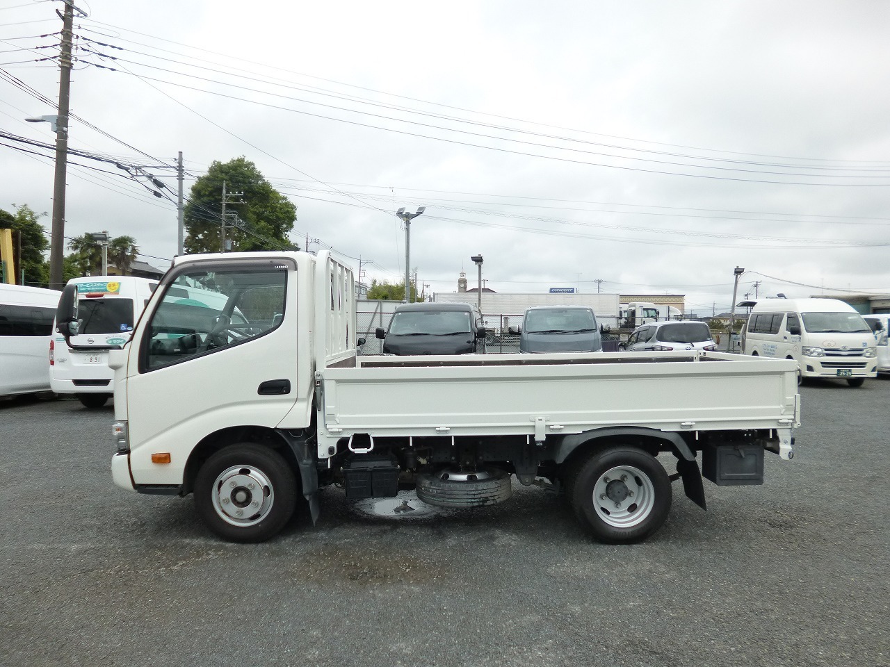 トラック レンタカー ダイナ　2トン(4760)