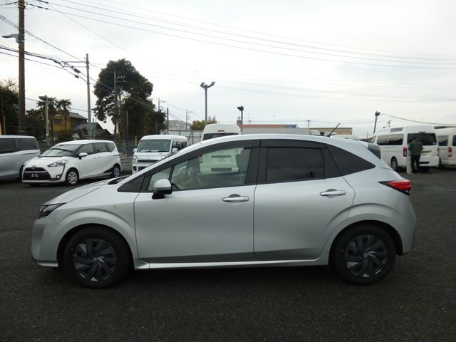 コンパクトカー レンタカー ノート(8203)