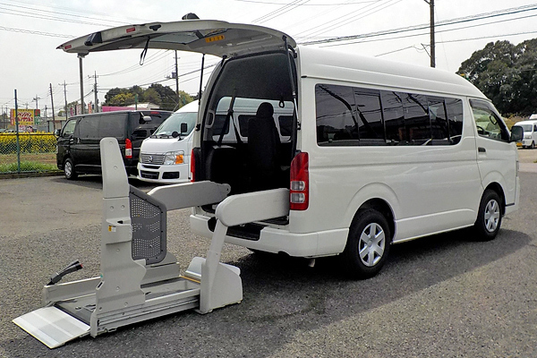 福祉車両　レンタカー　車椅子　リフト　ハイエース(1240)