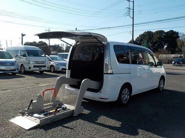 福祉車両　レンタカー　車椅子　リフト　セレナ(1039)