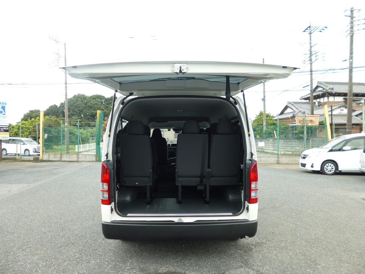 ワゴン車 1BOX レンタカー 10人乗り ハイエース(3073)