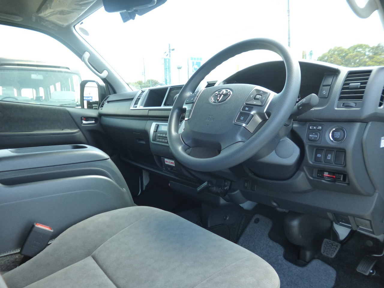 ワゴン車 1BOX レンタカー 10人乗り ハイエース(5120)