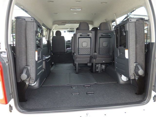 ワゴン車 1BOX レンタカー 10人乗り ハイエース(1023)