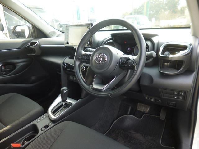 SUV車　レンタカー 5人乗り ヤリスクロス(867)