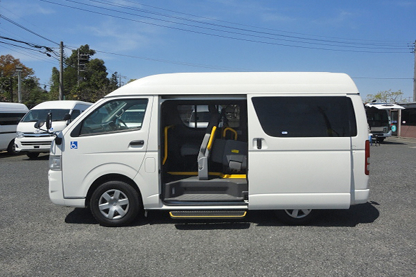 福祉車両　レンタカー　車椅子　リフト　ハイエース(1147)