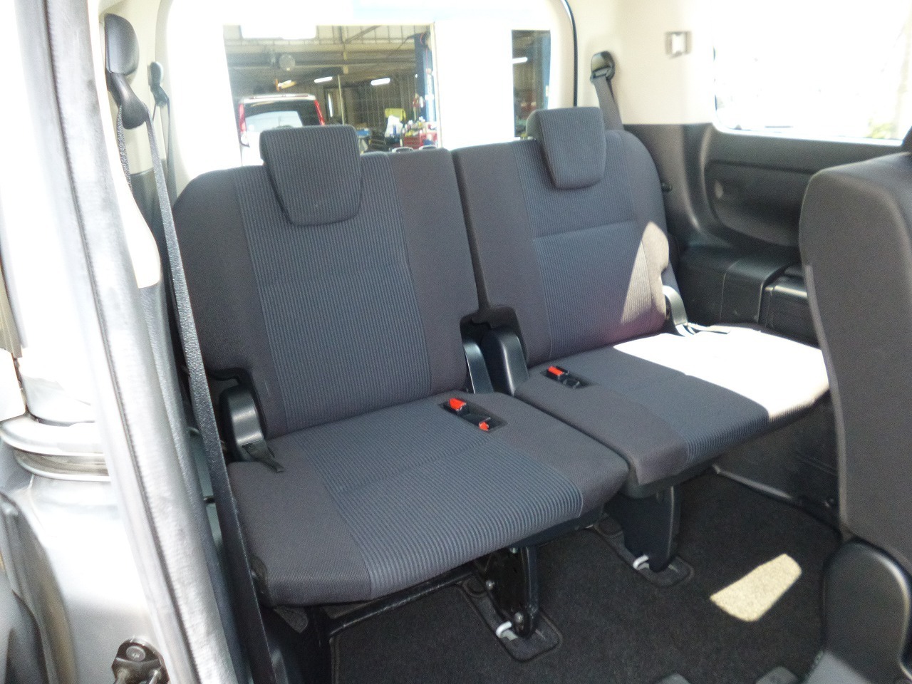 ワゴン車 1BOX レンタカー 8人乗り VOXY(2448)