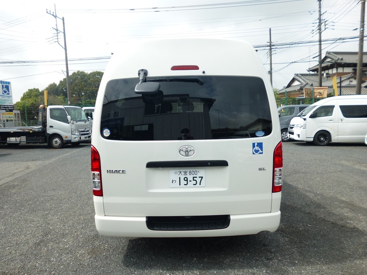 福祉車両　レンタカー　車椅子　リフト　ハイエース(1159)
