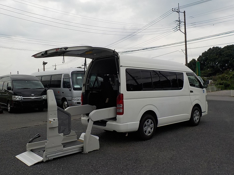 福祉車両　レンタカー　車椅子　リフト　レジアスエース(937)