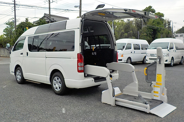 福祉車両　レンタカー　車椅子　リフト　レジアスエース(1379)