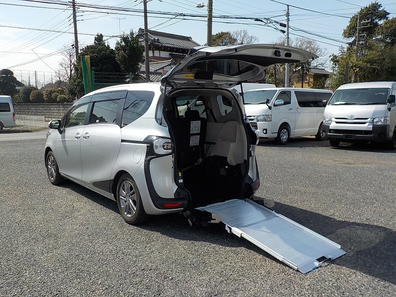 福祉車両 レンタカー 車椅子スロープ コンパクトカー ラクティス(9009)