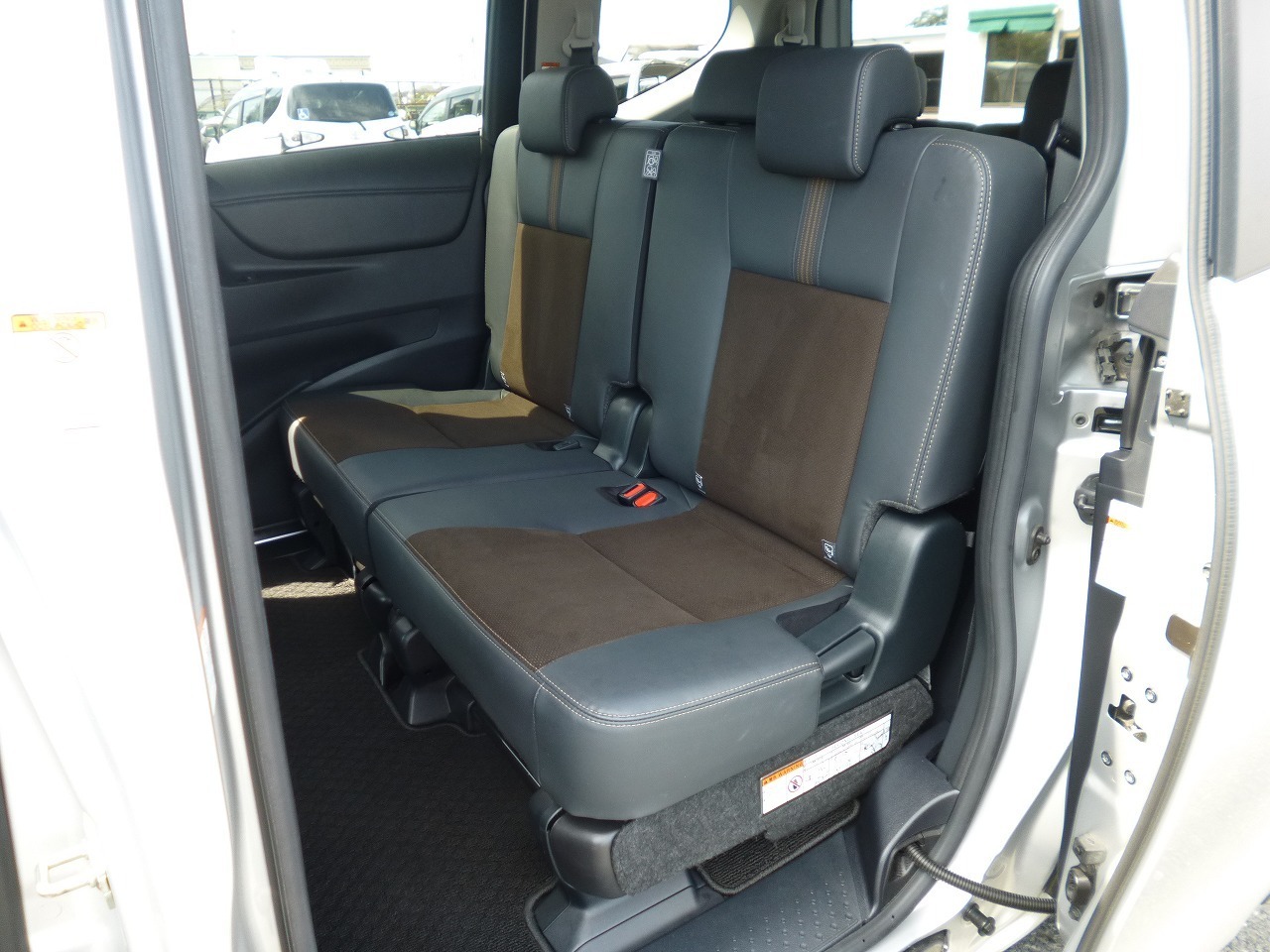 ステーションワゴン 1BOX レンタカー 8人乗り ウィッシュ(2363)