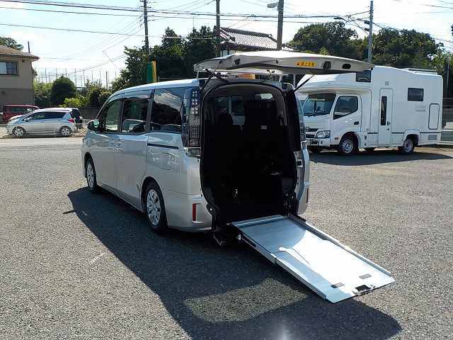 福祉車両 レンタカー 車椅子スロープ ミニバン ノア(7857)