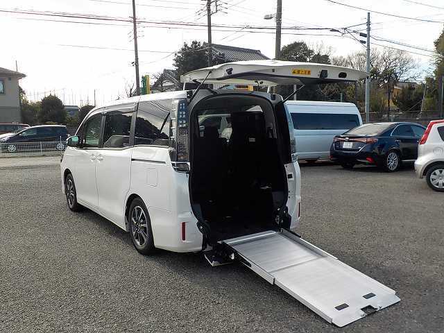 福祉車両 レンタカー 車椅子スロープ ミニバン ノア(7857)