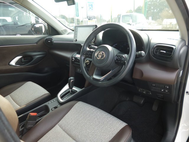 SUV車　レンタカー 5人乗り ヤリスクロス(866)