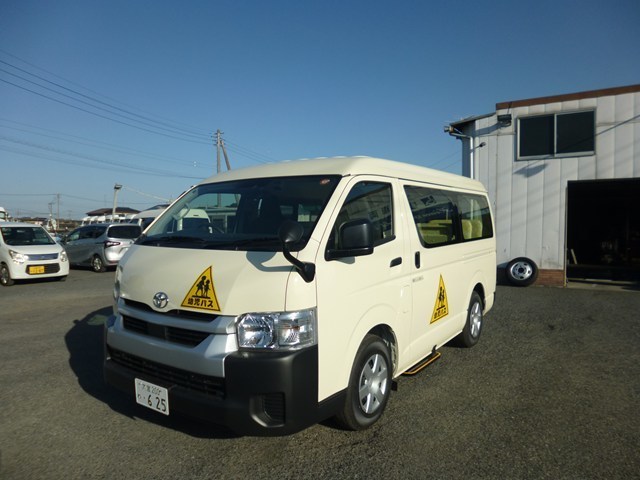 幼稚園バス・幼児バス レンタカー 中型 ハイエース(625)