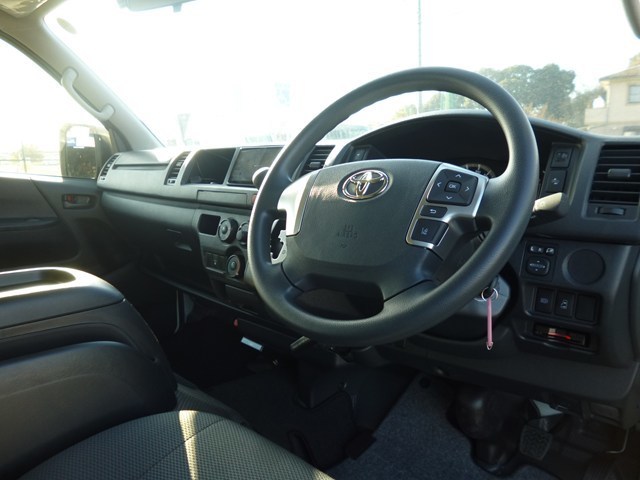 幼稚園バス・幼児バス レンタカー 中型 ハイエース(625)