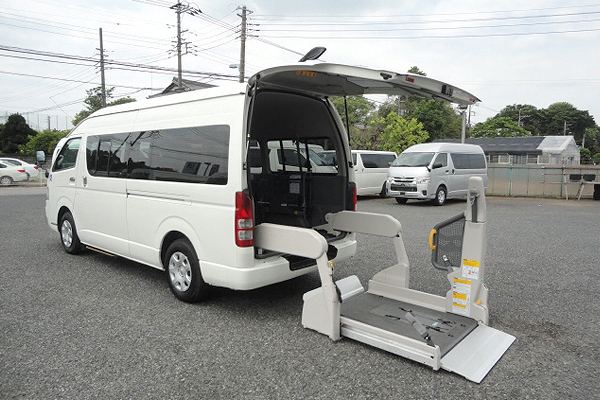 福祉車両　レンタカー　車椅子　リフト　ハイエース(1159)