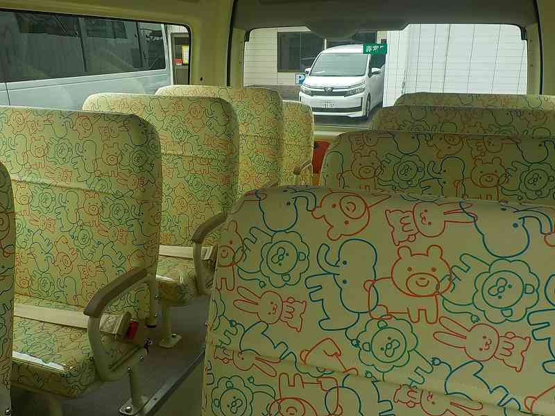 幼稚園バス・幼児バス レンタカー 中型 ハイエース(288)