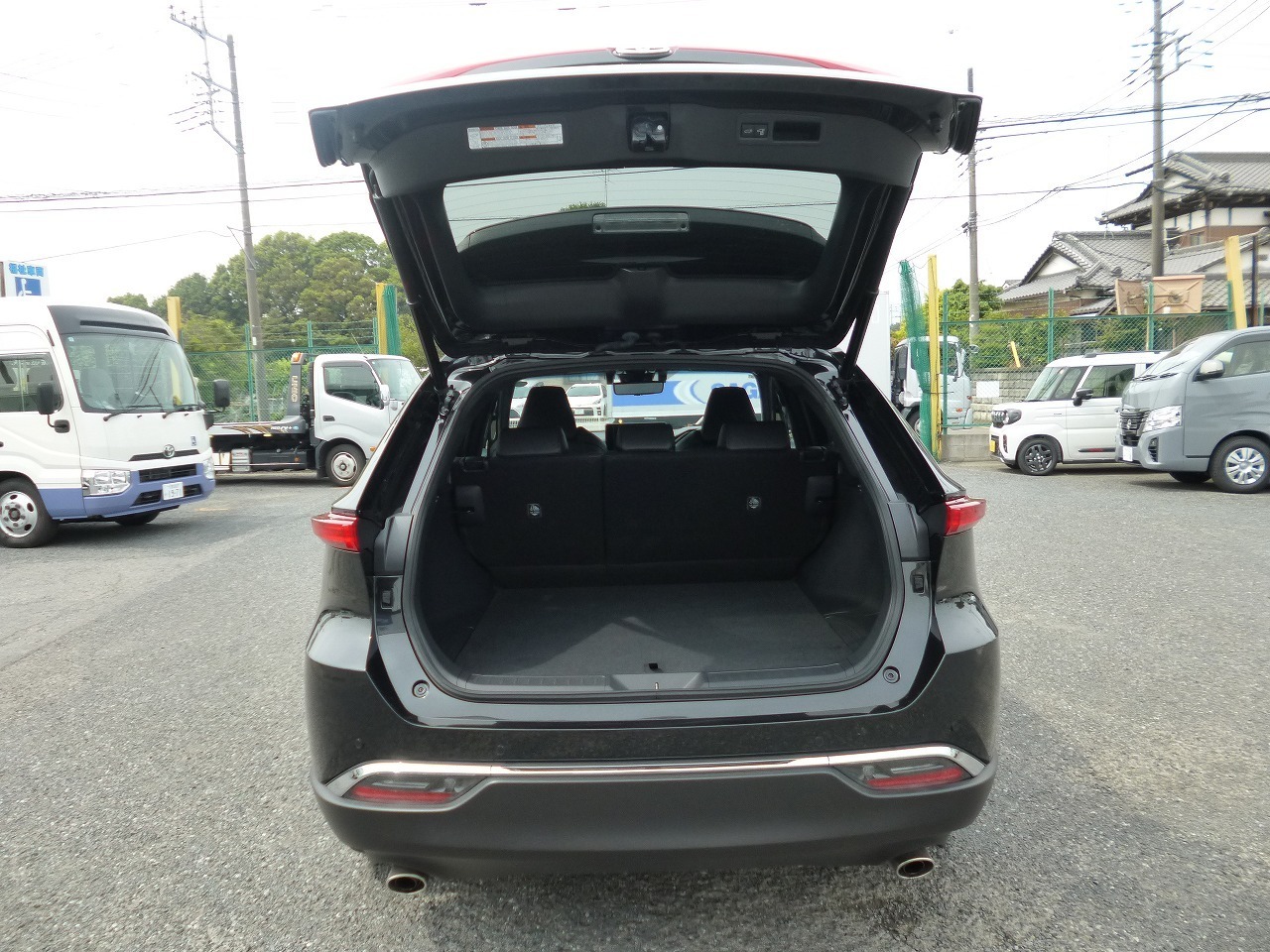 SUV車　レンタカー 5人乗り ハリアー(4998)