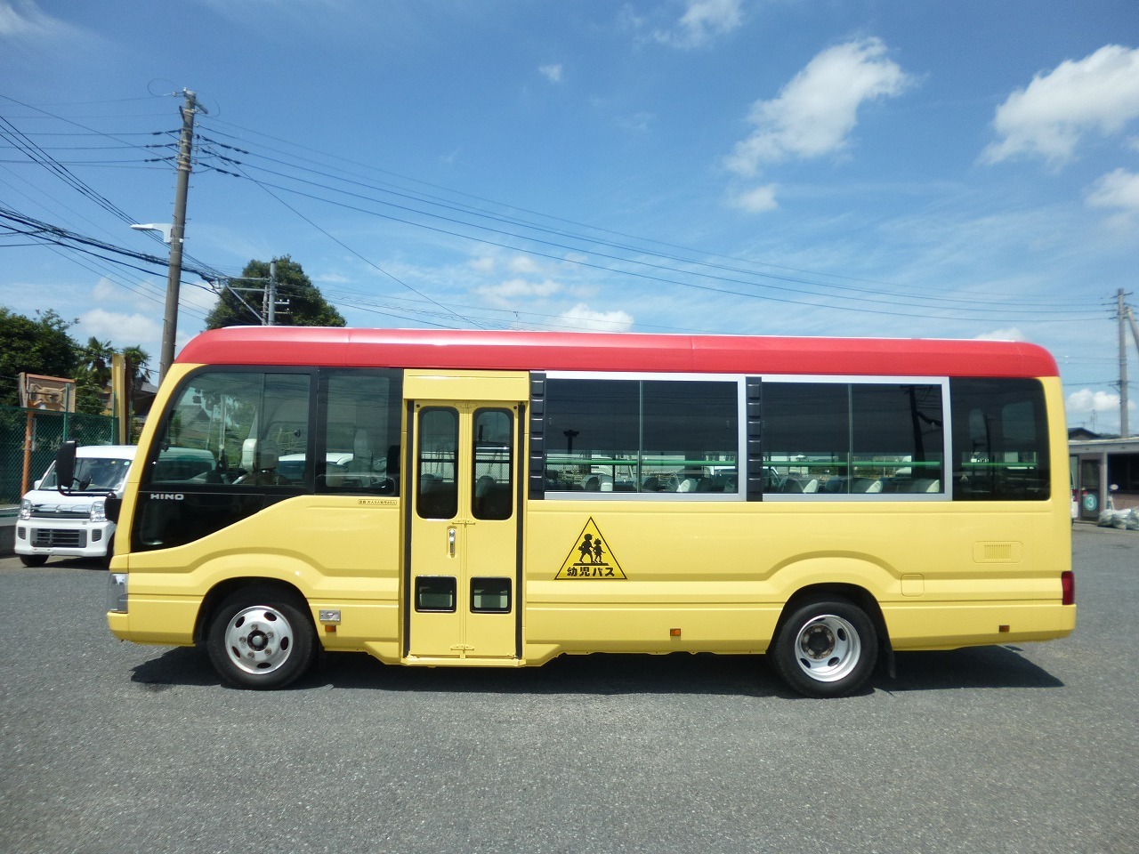 幼稚園バス・幼児バス レンタカー 51人乗り 大型免許必要 ローザ(385)