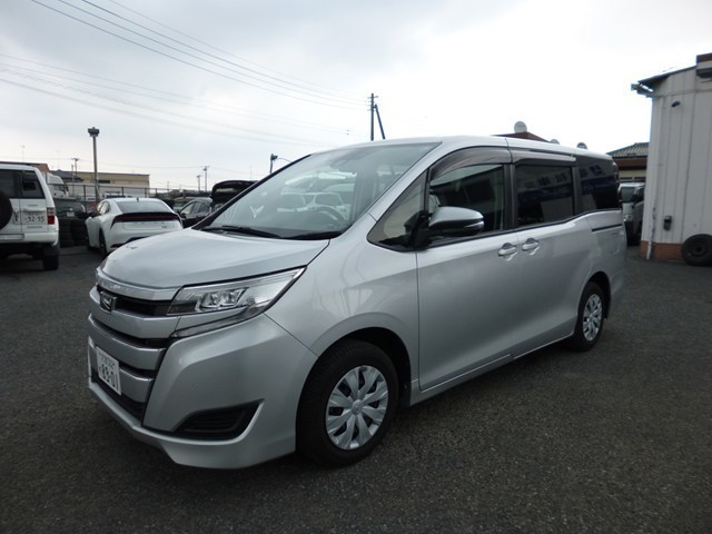 ワゴン車 1BOX レンタカー 8人乗り ノア(8386)