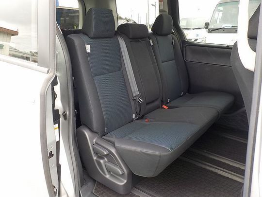8人乗りミニバン1 4万円 日 代車用格安レンタカー ウェルレンタカー 埼玉県