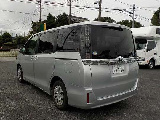 8人乗りミニバン1 4万円 日 代車用格安レンタカー ウェルレンタカー 埼玉県