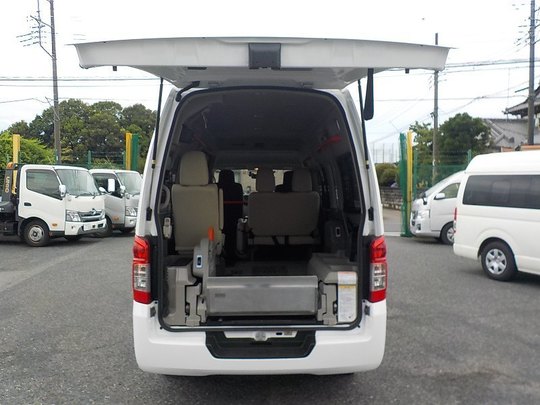 ☆格安　福祉　レンタカー　1日8,000円～　キャラバン　車いすリフト付き　10日間レンタカー　ウィークリーレンタカー☆ 福祉車両のご案内｜キャンペーン