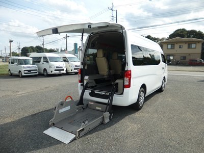 ☆格安　福祉　レンタカー　1日8,000円～　キャラバン　車いすリフト付き　10日間レンタカー　ウィークリーレンタカー☆ 車椅子リフト車 NV350キャラバン 車椅子2台+8人=10人乗りのレンタカー